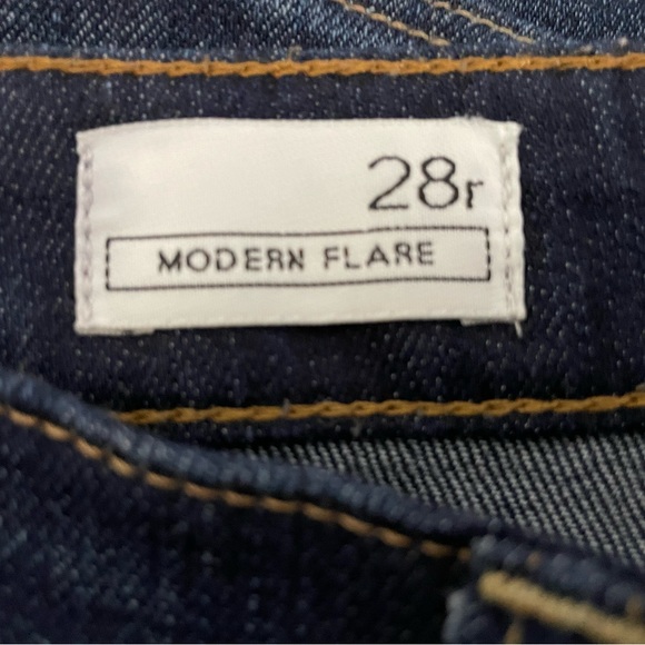 GAP Modern Flare Jeans - Picture 3 of 3